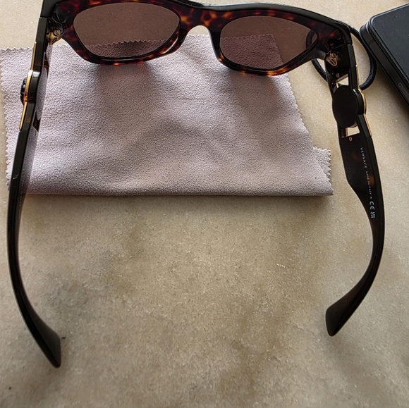 Versace Sunglasses - Picture 5 of 5